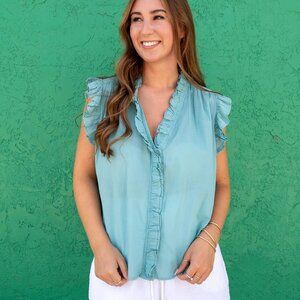 NWT - Elan Vera Sleeveless Ruffle Edge Top in Aloe Green